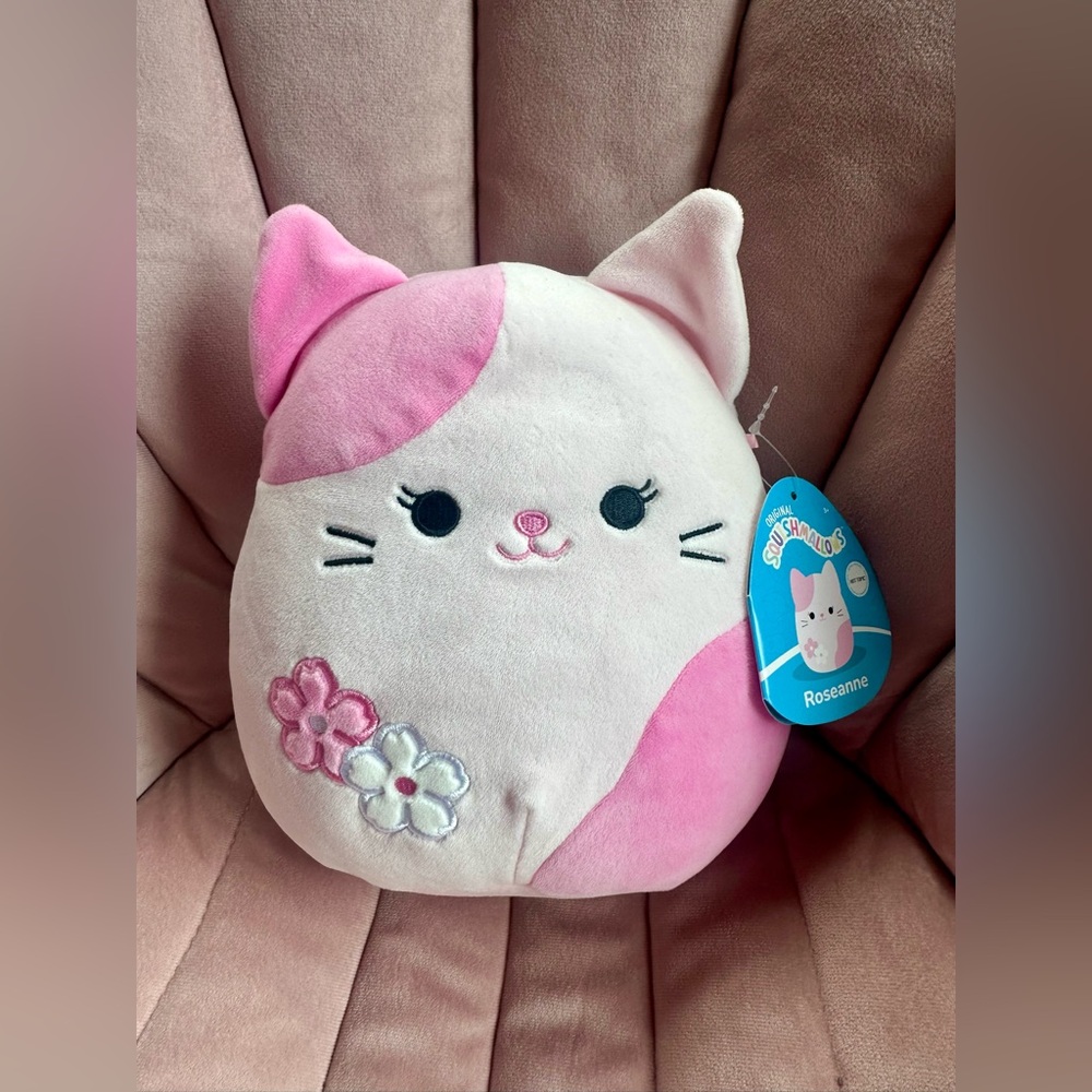 NWT Squishmallow Roseanne Sakura Plushie
